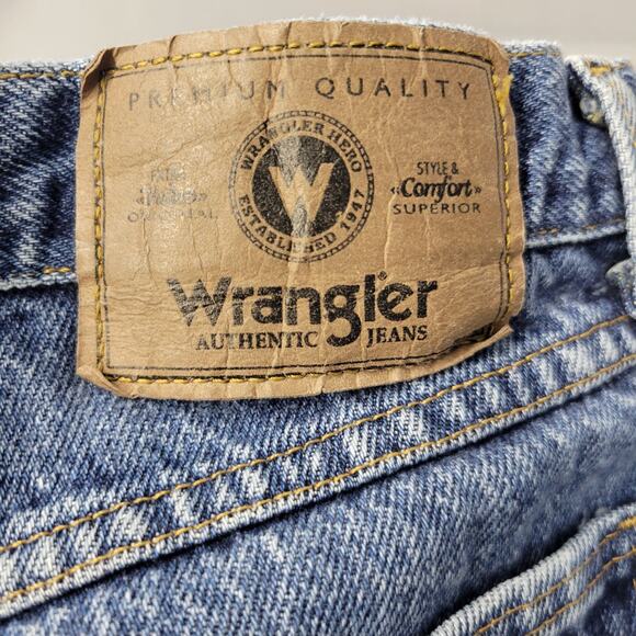 Wrangler Straight Leg Jeans Mens 42" x 30" Blue Medium Wash Pockets High-Rise - Picture 4 of 11
